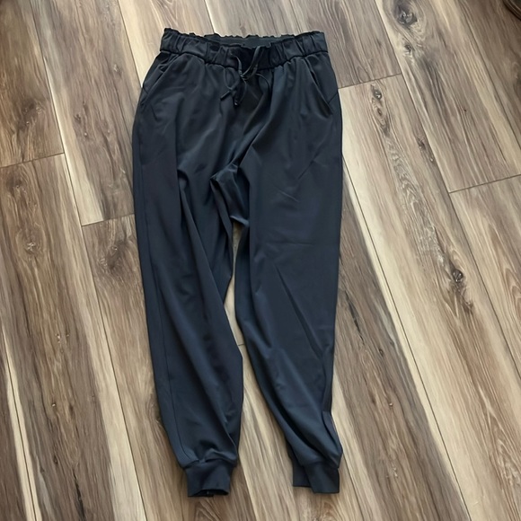 Lulu lemon grey joggers - Picture 1 of 2